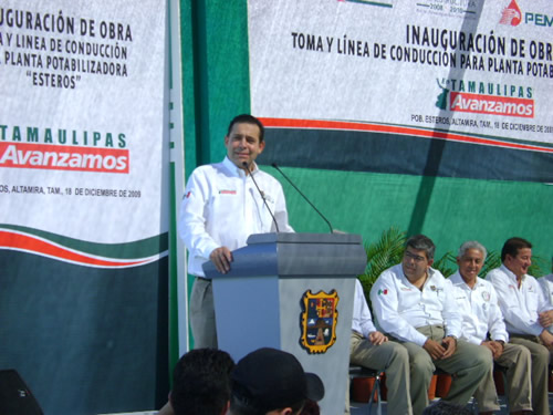 EHF inaugura línea y toma de conducción de potabilizadora Esteros